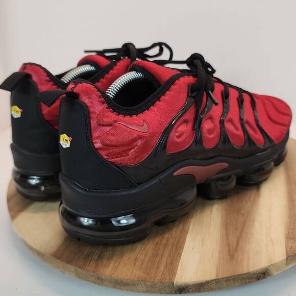 Nike Air Vapormax Plus Men\'s Red & Black Sneaker Size 10 Stunning Sneakers main image 5